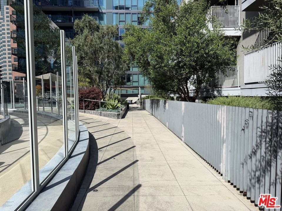 901 S Flower Street - Photo 28