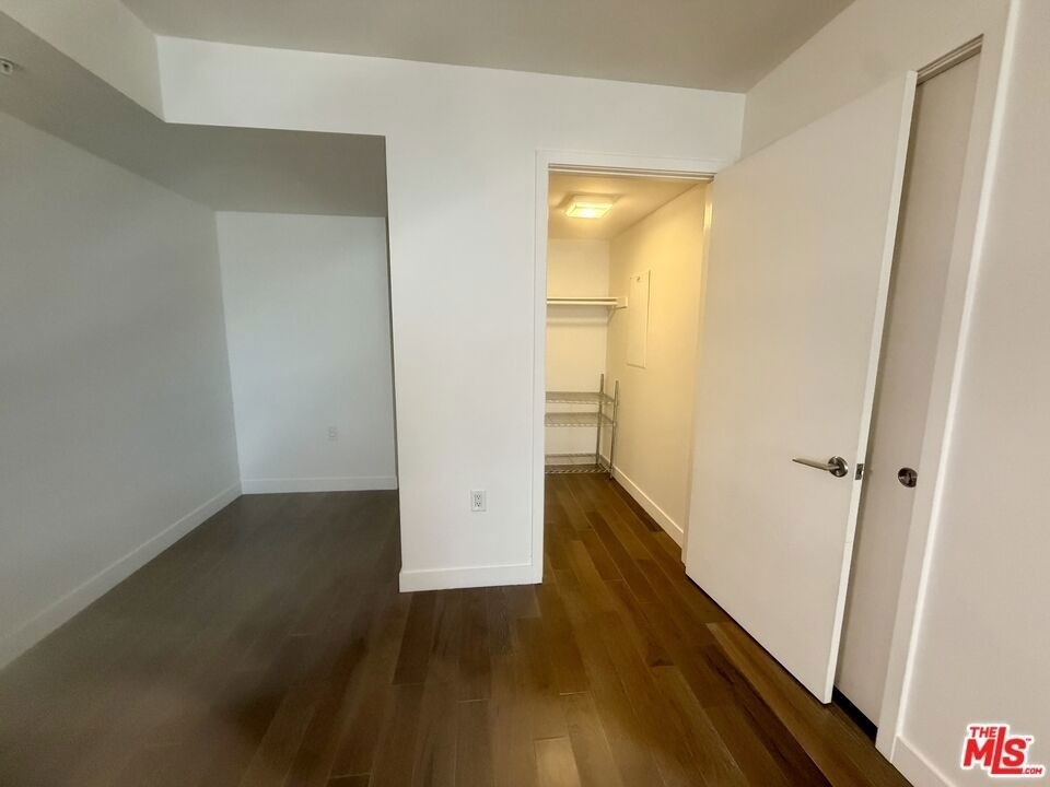 901 S Flower Street - Photo 22