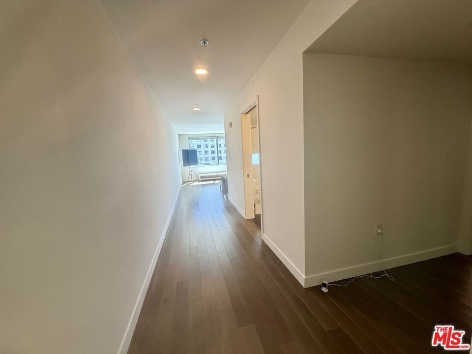 901 S Flower Street - Photo 1