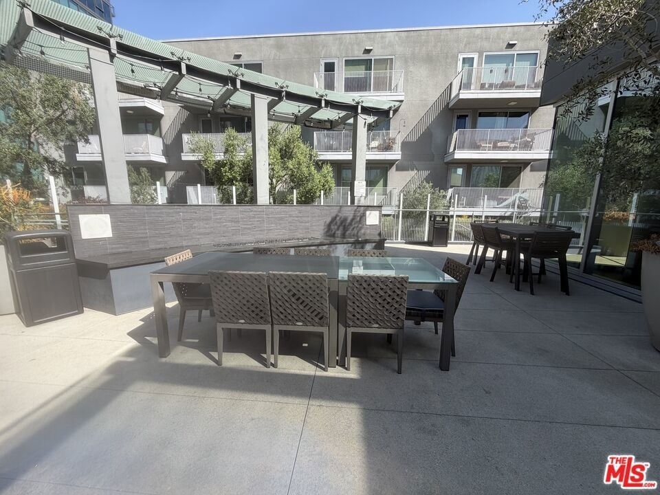 901 S Flower Street - Photo 35