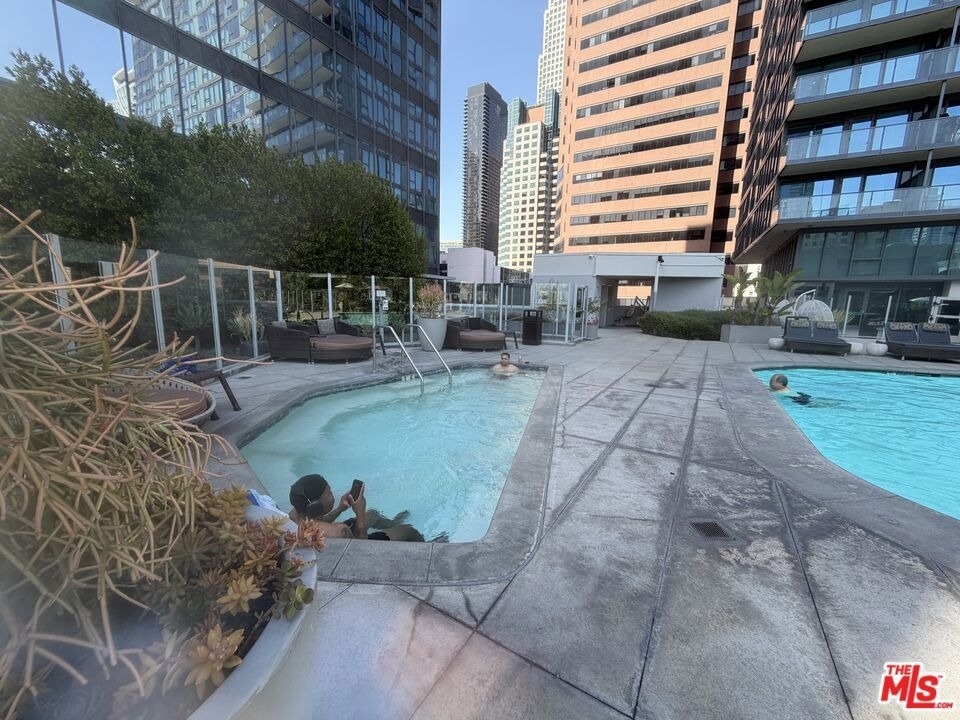 901 S Flower Street - Photo 37