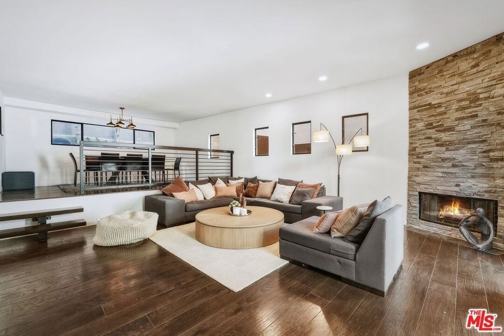 3601 Dixie Canyon Place - Photo 9