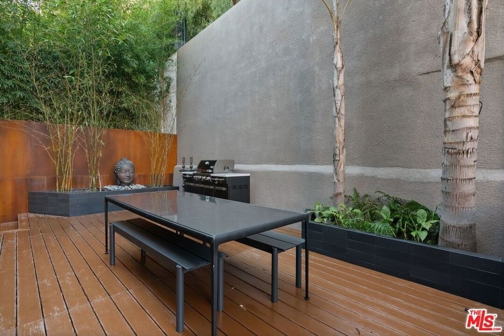 3601 Dixie Canyon Place - Photo 28