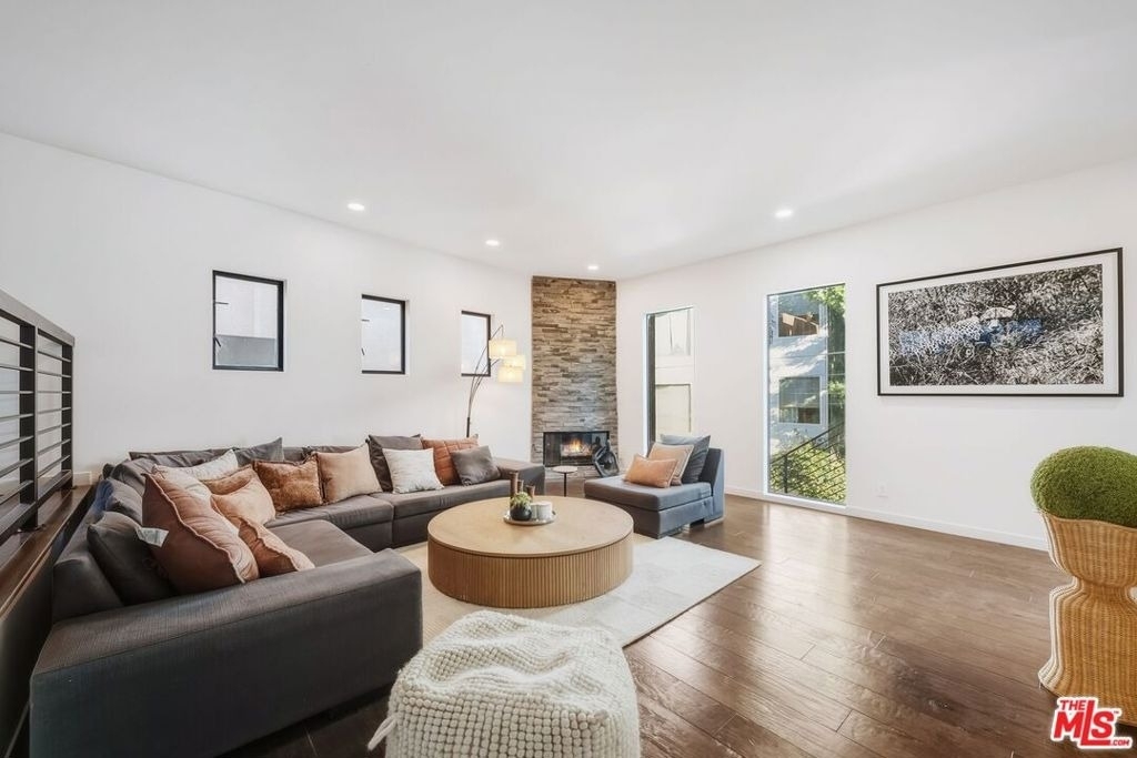3601 Dixie Canyon Place - Photo 10