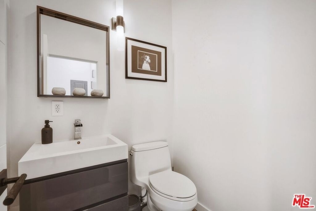 3601 Dixie Canyon Place - Photo 22