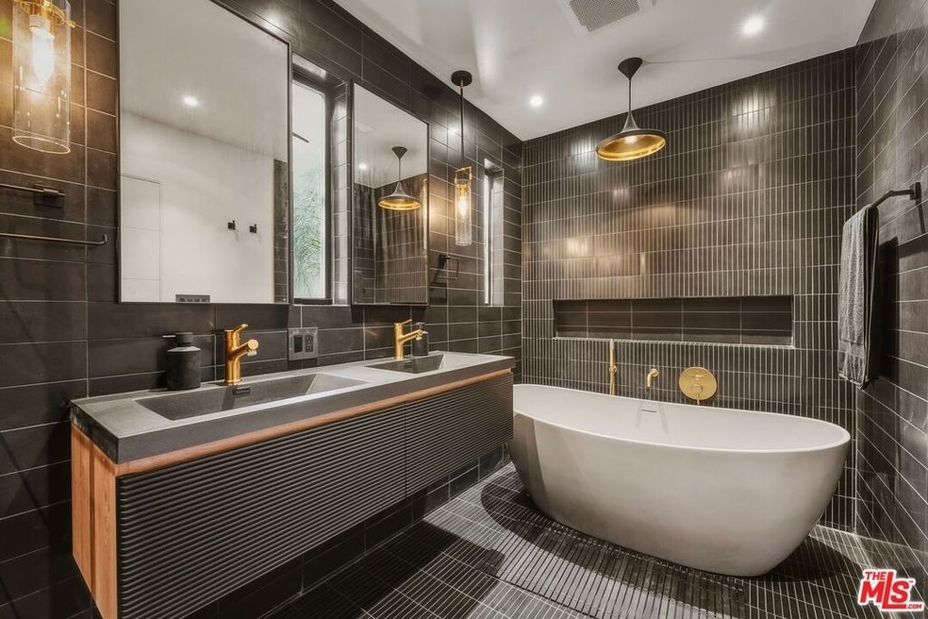 3601 Dixie Canyon Place - Photo 14