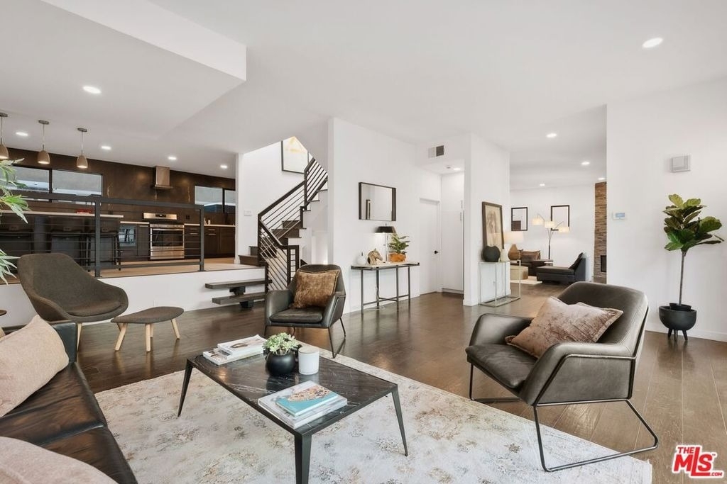 3601 Dixie Canyon Place - Photo 0