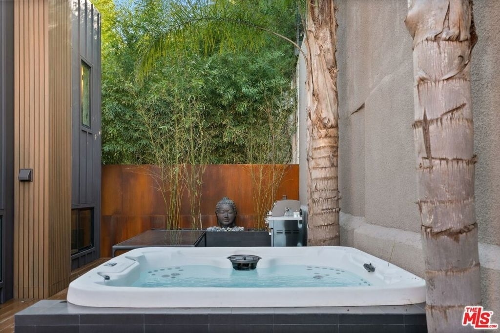3601 Dixie Canyon Place - Photo 32