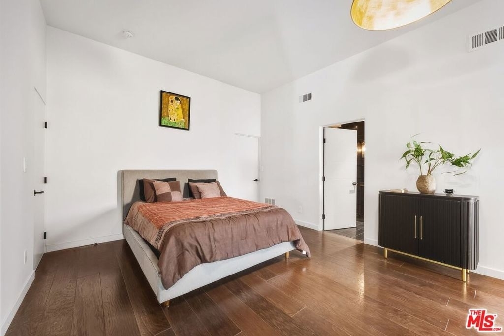 3601 Dixie Canyon Place - Photo 18