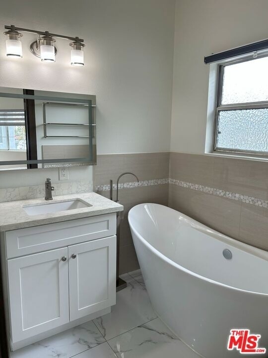 7916 Blackburn Avenue - Photo 12