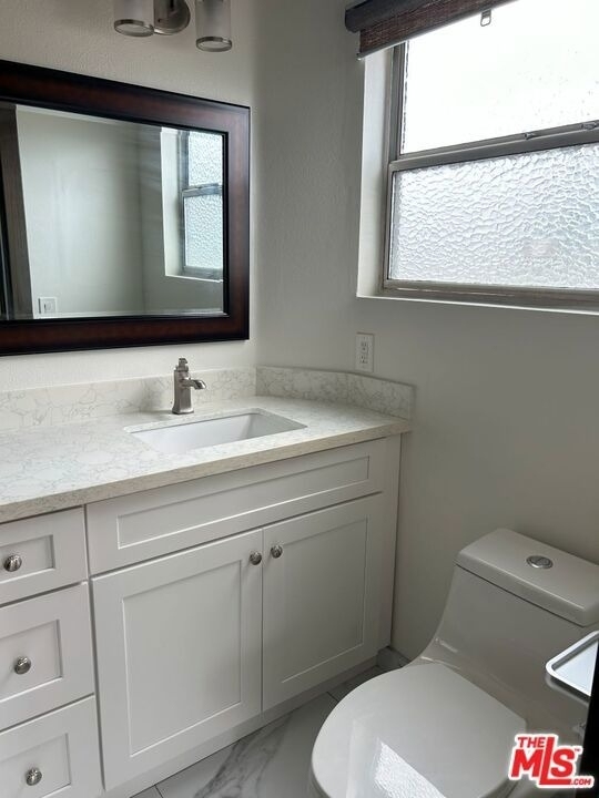7916 Blackburn Avenue - Photo 16