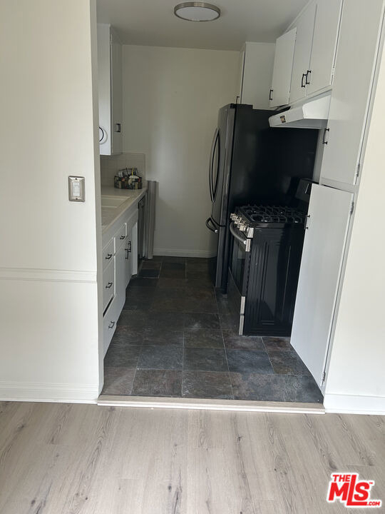 1128 S Oakhurst Drive - Photo 1