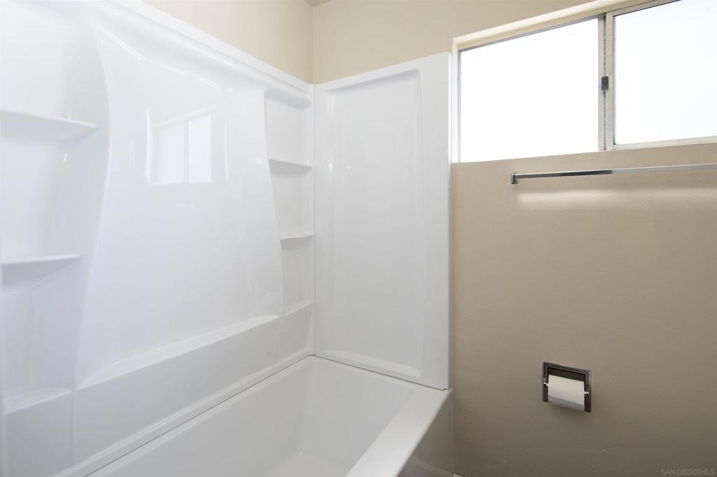 975 E Washington Ave - Photo 18