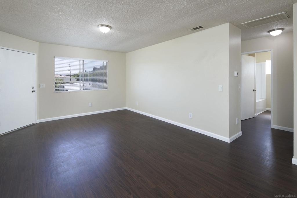 975 E Washington Ave - Photo 8
