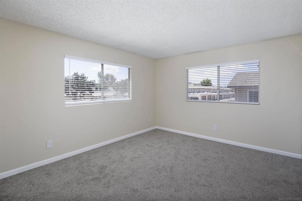 975 E Washington Ave - Photo 15