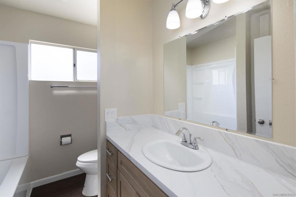 975 E Washington Ave - Photo 17
