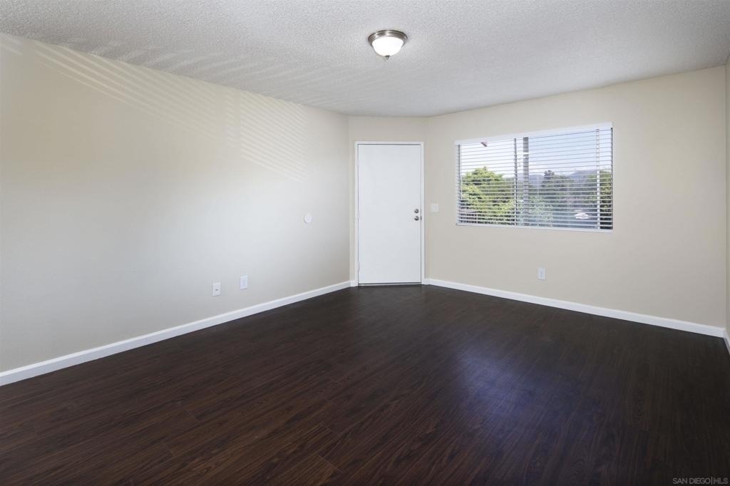 975 E Washington Ave - Photo 9