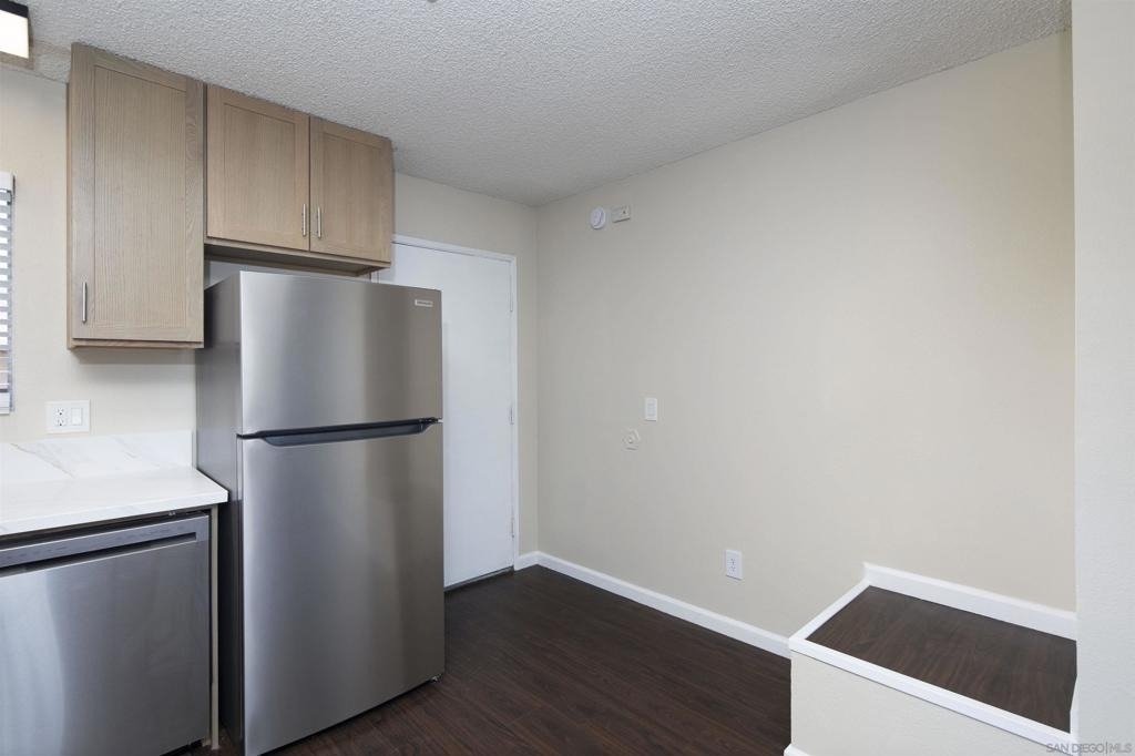 975 E Washington Ave - Photo 12
