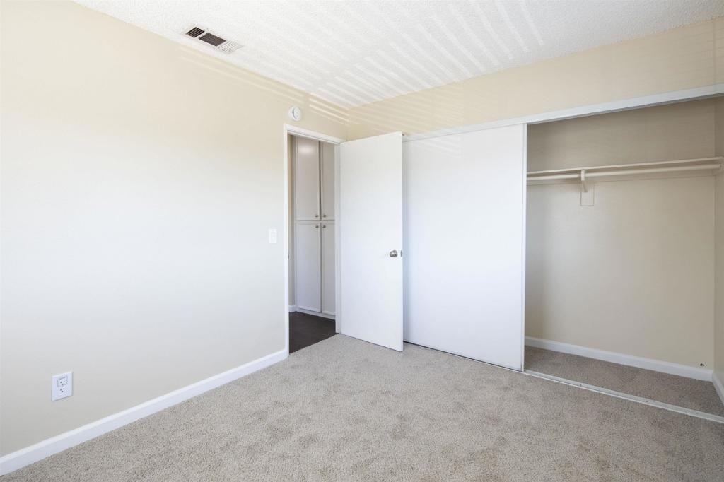975 E Washington Ave - Photo 20