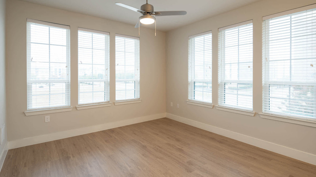 8455 Grace St - Photo 10