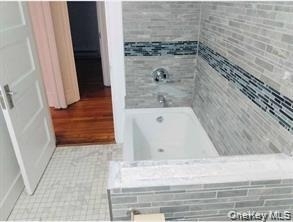 37 Roosevelt Avenue - Photo 9