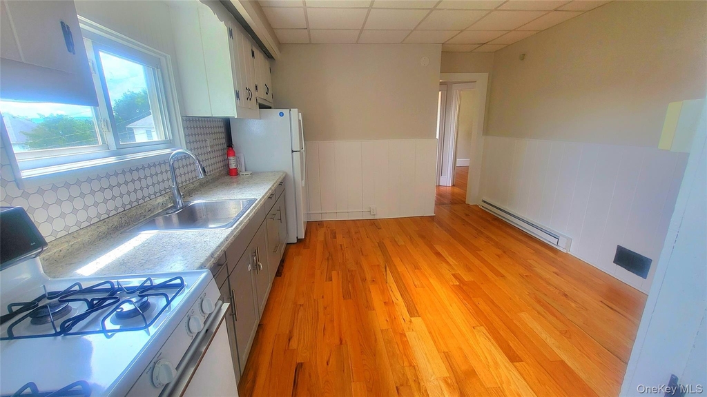 37 Roosevelt Avenue - Photo 14