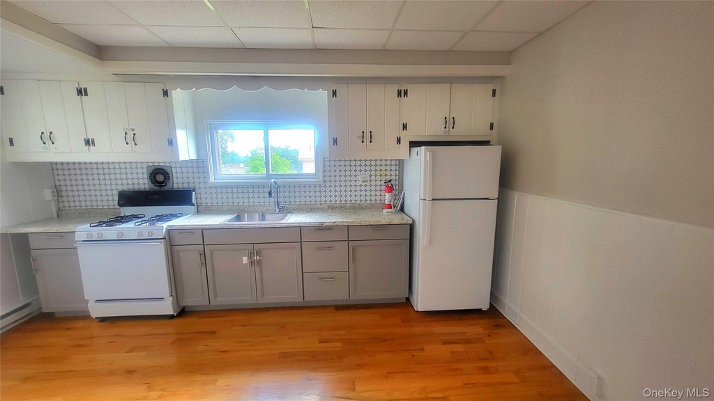 37 Roosevelt Avenue - Photo 13