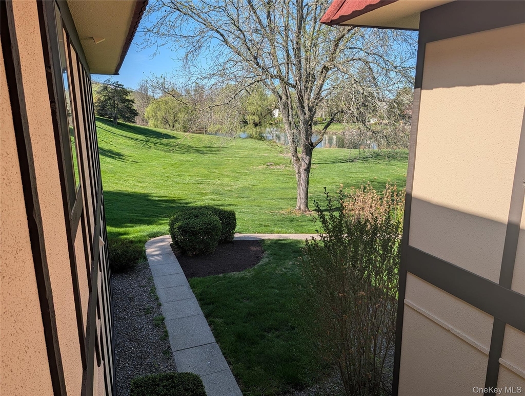 9 Loudon Drive - Photo 2