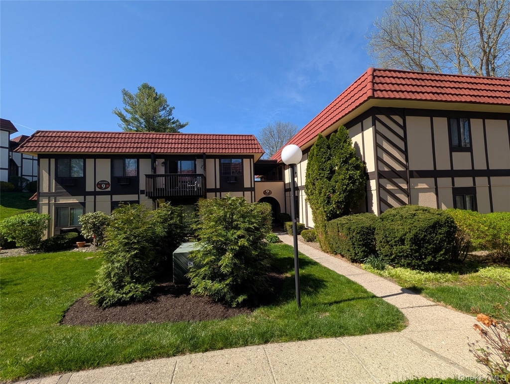 9 Loudon Drive - Photo 0