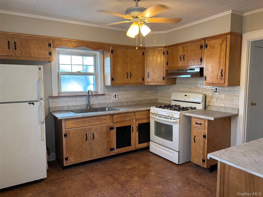 82 Putnam Avenue - Photo 3
