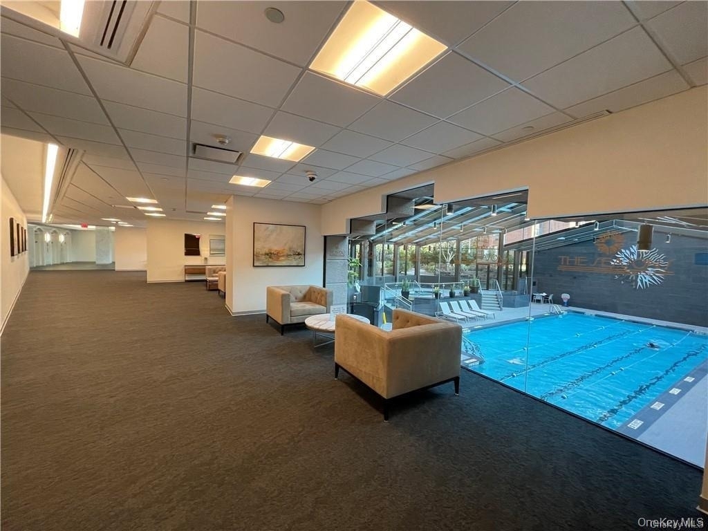 4 Martine Avenue - Photo 4