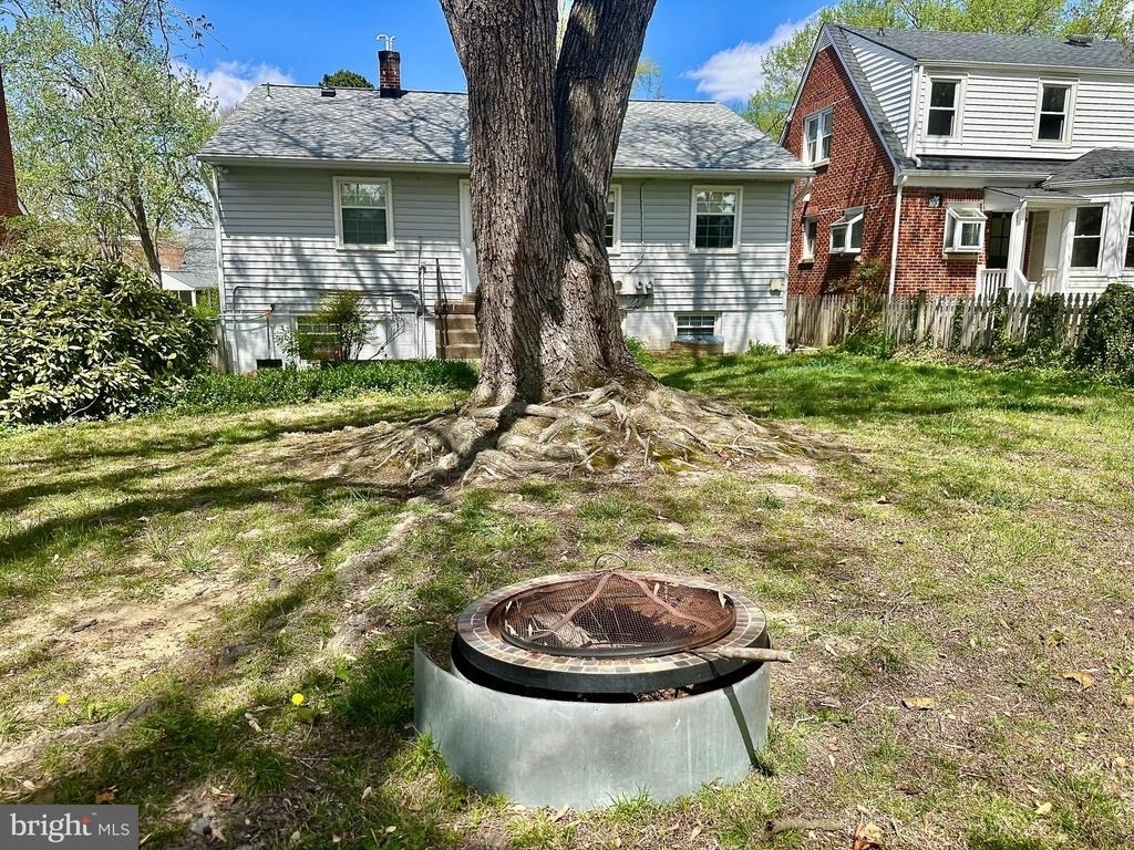 1316 Rowe Street - Photo 4