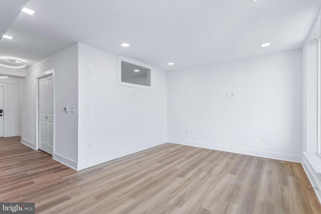 701 N Henry Street - Photo 16