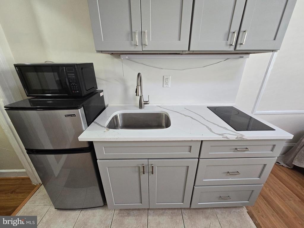 1324 Locust Street - Photo 5