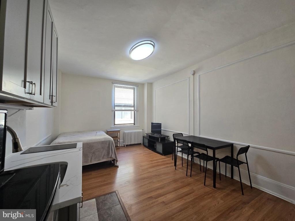 1324 Locust Street - Photo 0