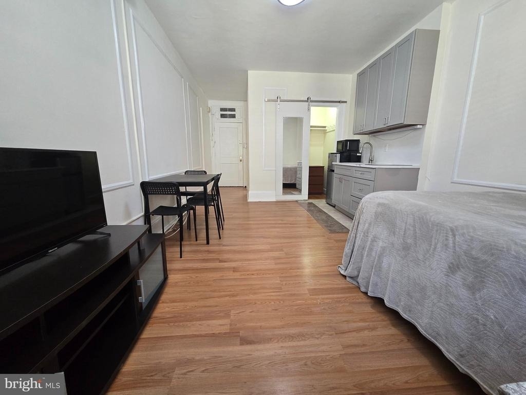 1324 Locust Street - Photo 1