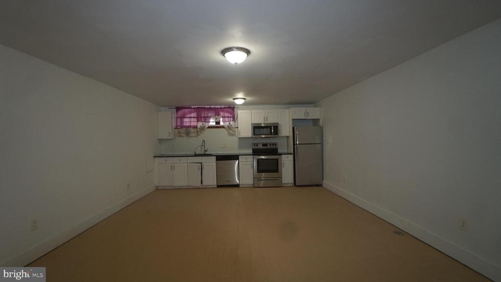 1921 W Diamond Street - Photo 1