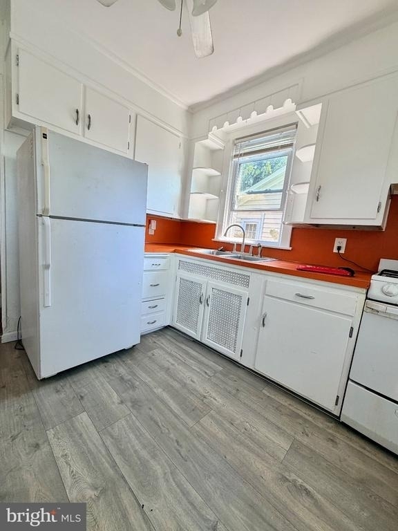 23 Carlton Avenue - Photo 3