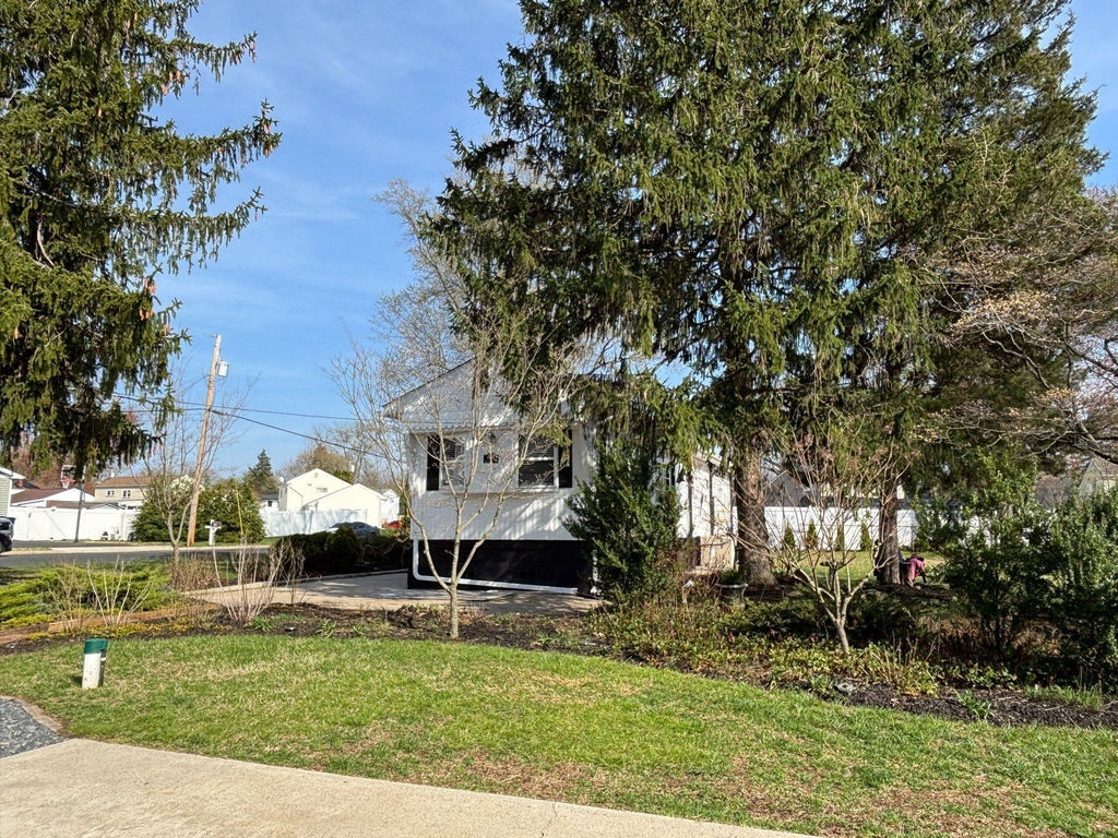 601 Sherwood Place - Photo 11