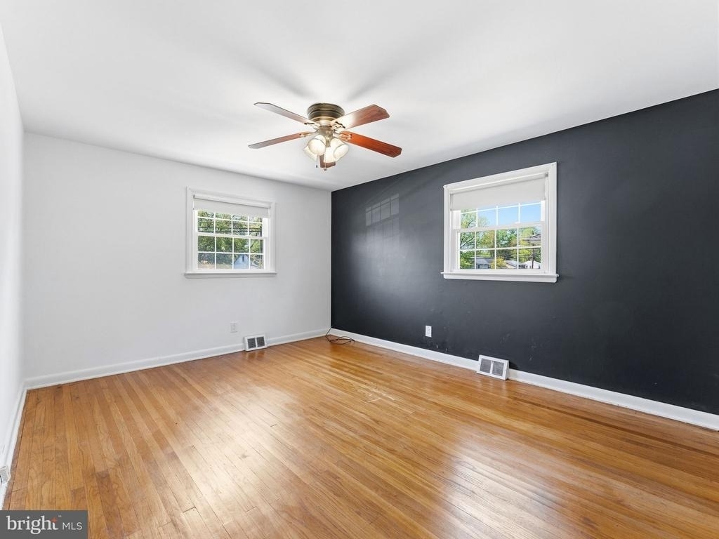 411 Chapel Ave E - Photo 14