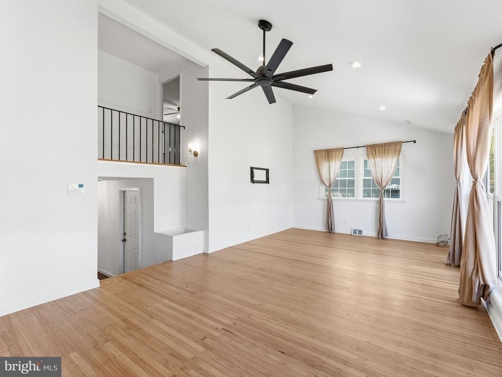 411 Chapel Ave E - Photo 8
