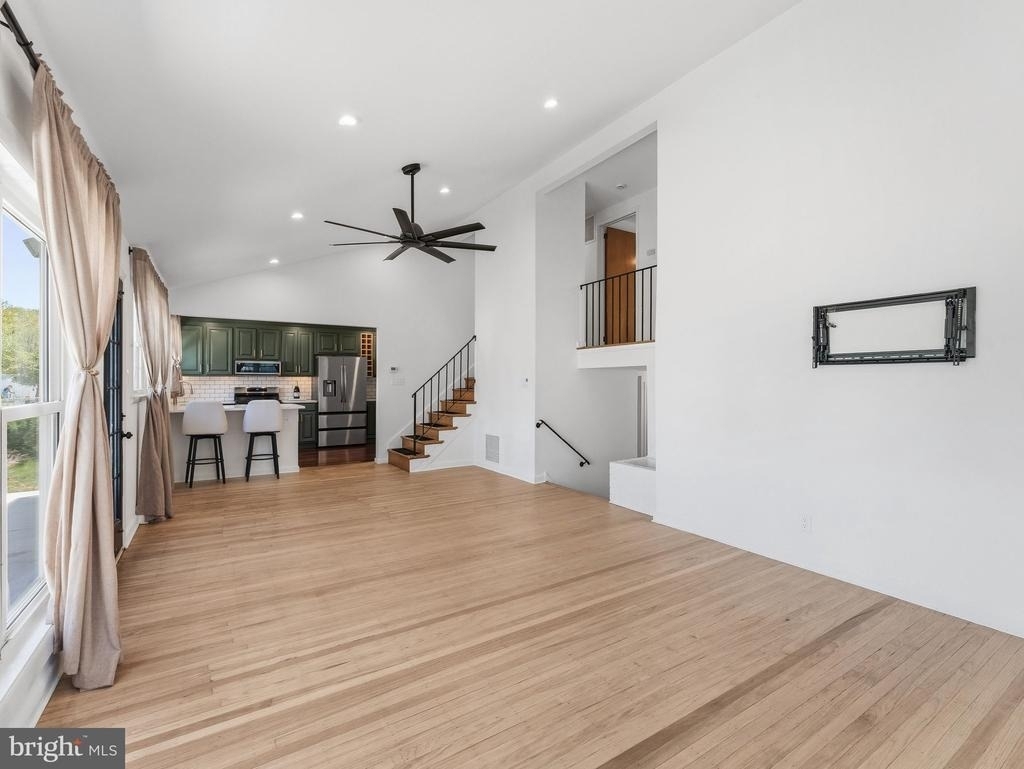 411 Chapel Ave E - Photo 9