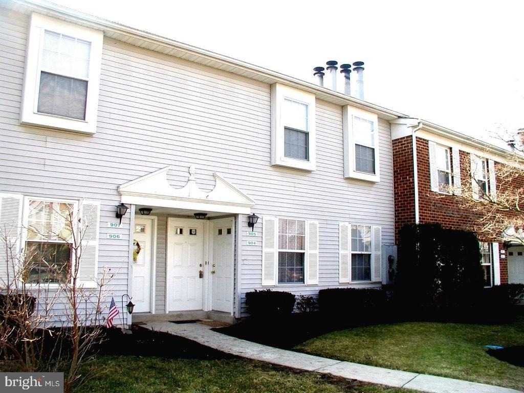 1109 Huntingdon Mews - Photo 0
