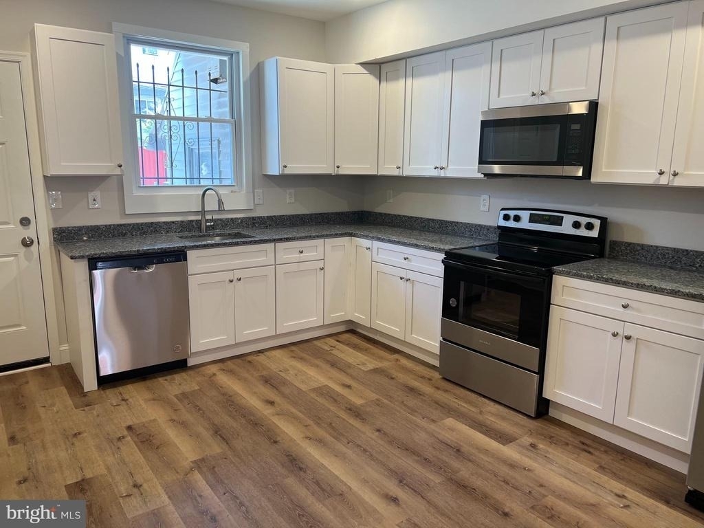 715 N Kenwood Avenue - Photo 10
