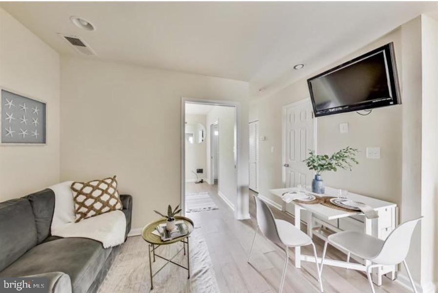1720 H Street Ne - Photo 2