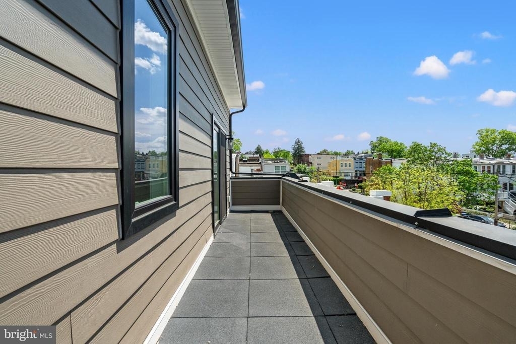 1130 Penn Street Ne - Photo 7