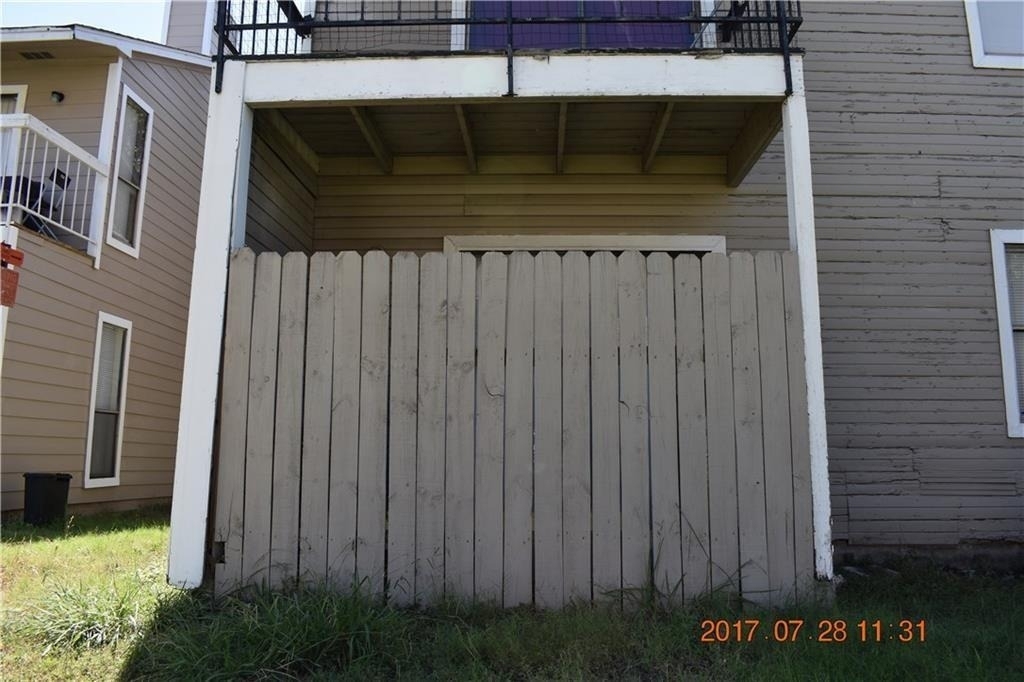 1908 West Loop - Photo 11