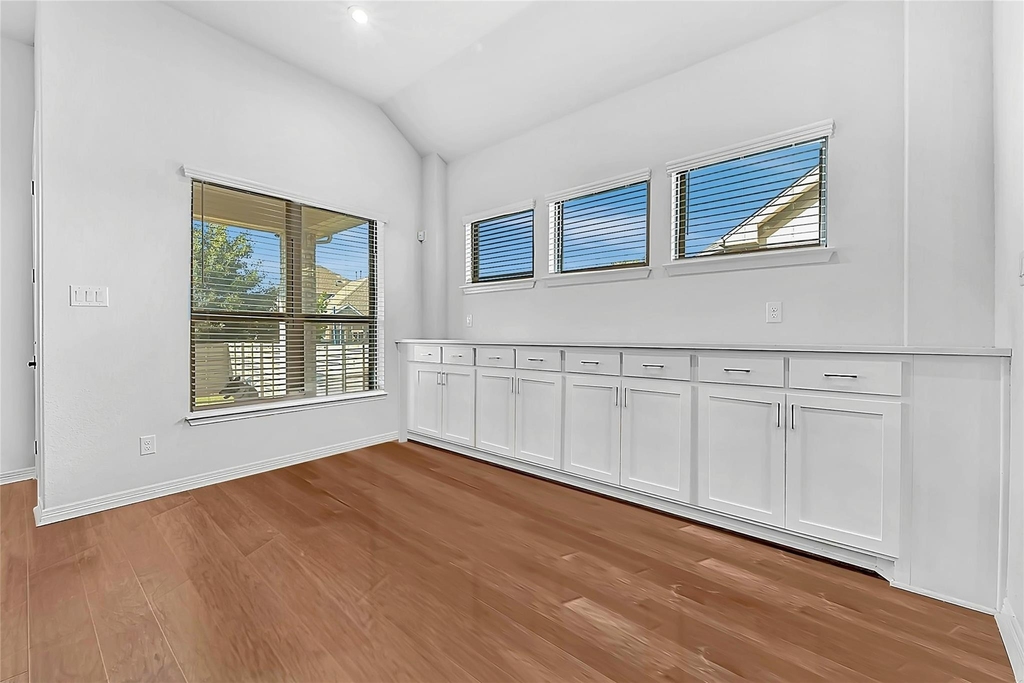 204 Belford St - Photo 6
