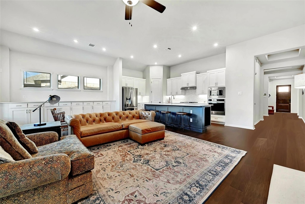 204 Belford St - Photo 4