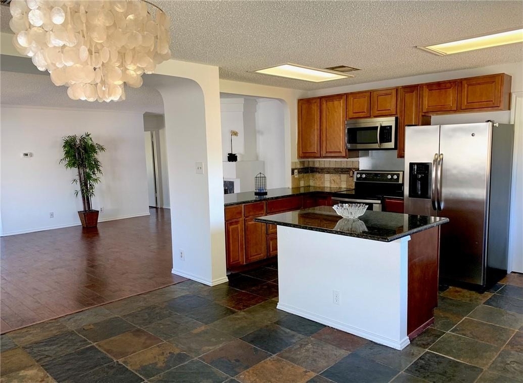2907 Donnell Dr - Photo 2